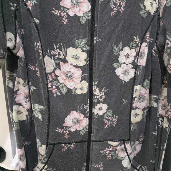 Torrid Women’s Black Floral Lounge Set – Zip Up Hoodie Size 2 & Joggers Size 1 - Picture 4 of 13